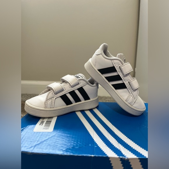 Adidas Grand Court Shoe - Picture 7 of 7